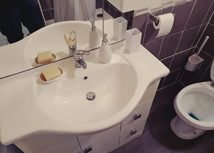 Fiera Bolognina - Komodo - Completo Con Giardino