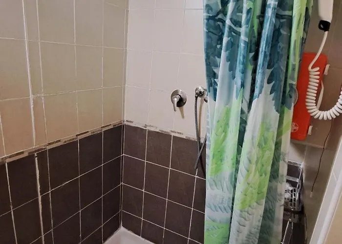 Fiera Bolognina - Komodo - Completo Con Giardino